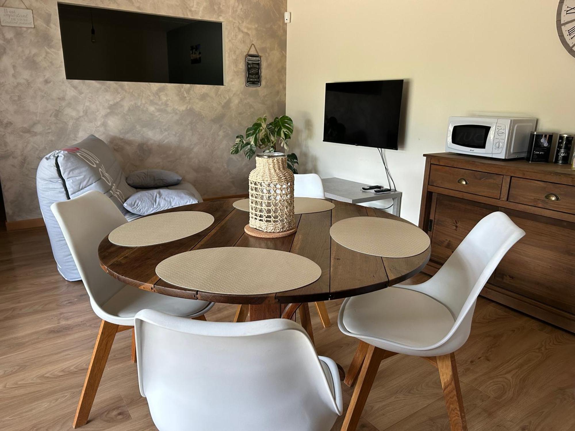 Apartament Au Coeur Des Bois Saint-Germain-du-Salembre Zewnętrze zdjęcie